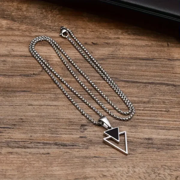 Collar y cadena