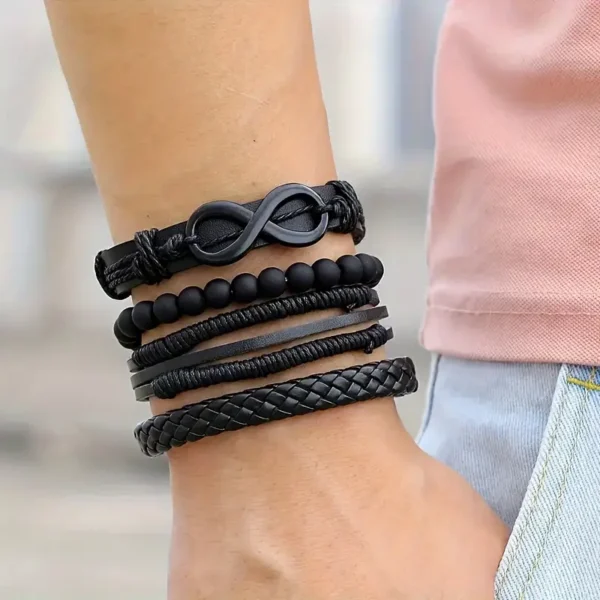 Pulsera infinito en brazo