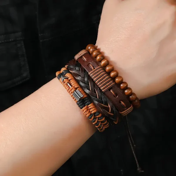 Pulseras colocadas en el brazo