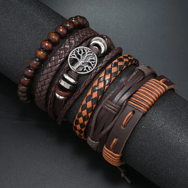 Pulseras en un mostrador cilíndrico